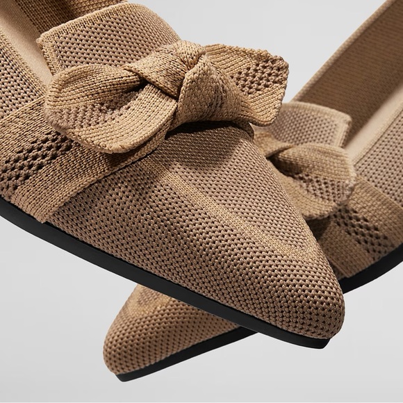 VIVAIA Pointed-Toe Bow Loafers - Picture 4 of 10